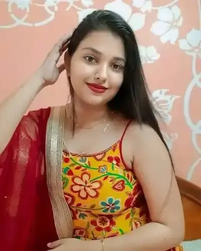 Call Girl in Teen Hath Naka